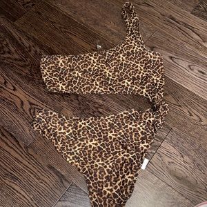 Emory Park one shoulder cheetah bodysuit